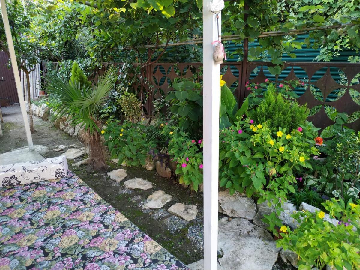 Guest House On Shakirbay 11 Sohum Dış mekan fotoğraf